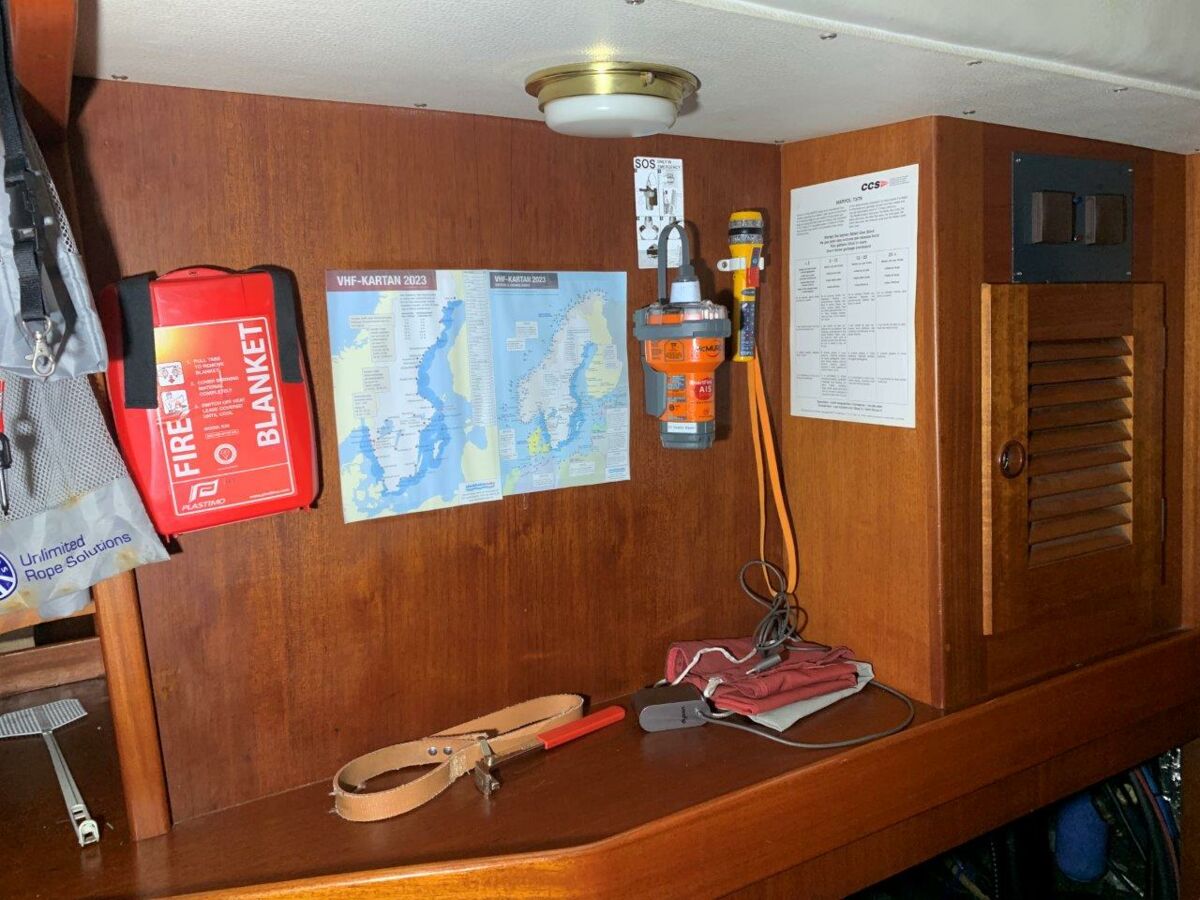 Segelyacht Hallberg-Rassy 45 Sailing World Yachtmakler   (34)