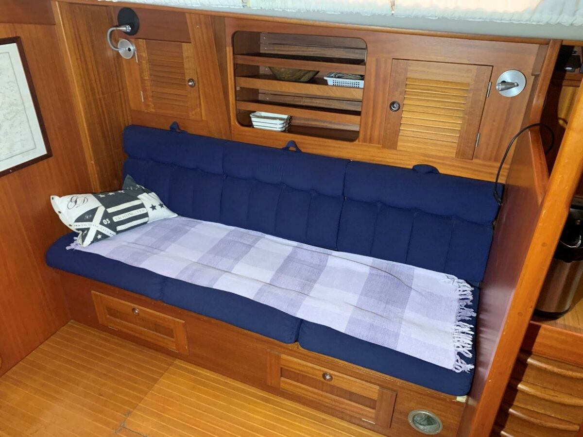 Segelyacht Hallberg-Rassy 45 Sailing World Yachtmakler   (9)