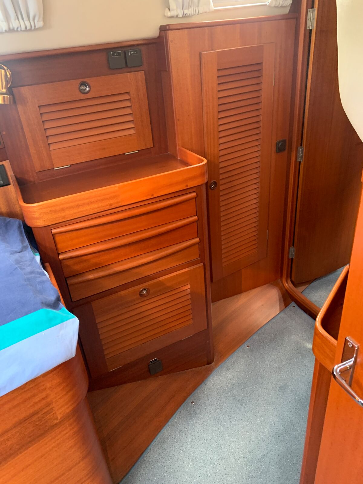 Segelyacht Hallberg-Rassy 45 Sailing World Yachtmakler Heiligenhafen 68