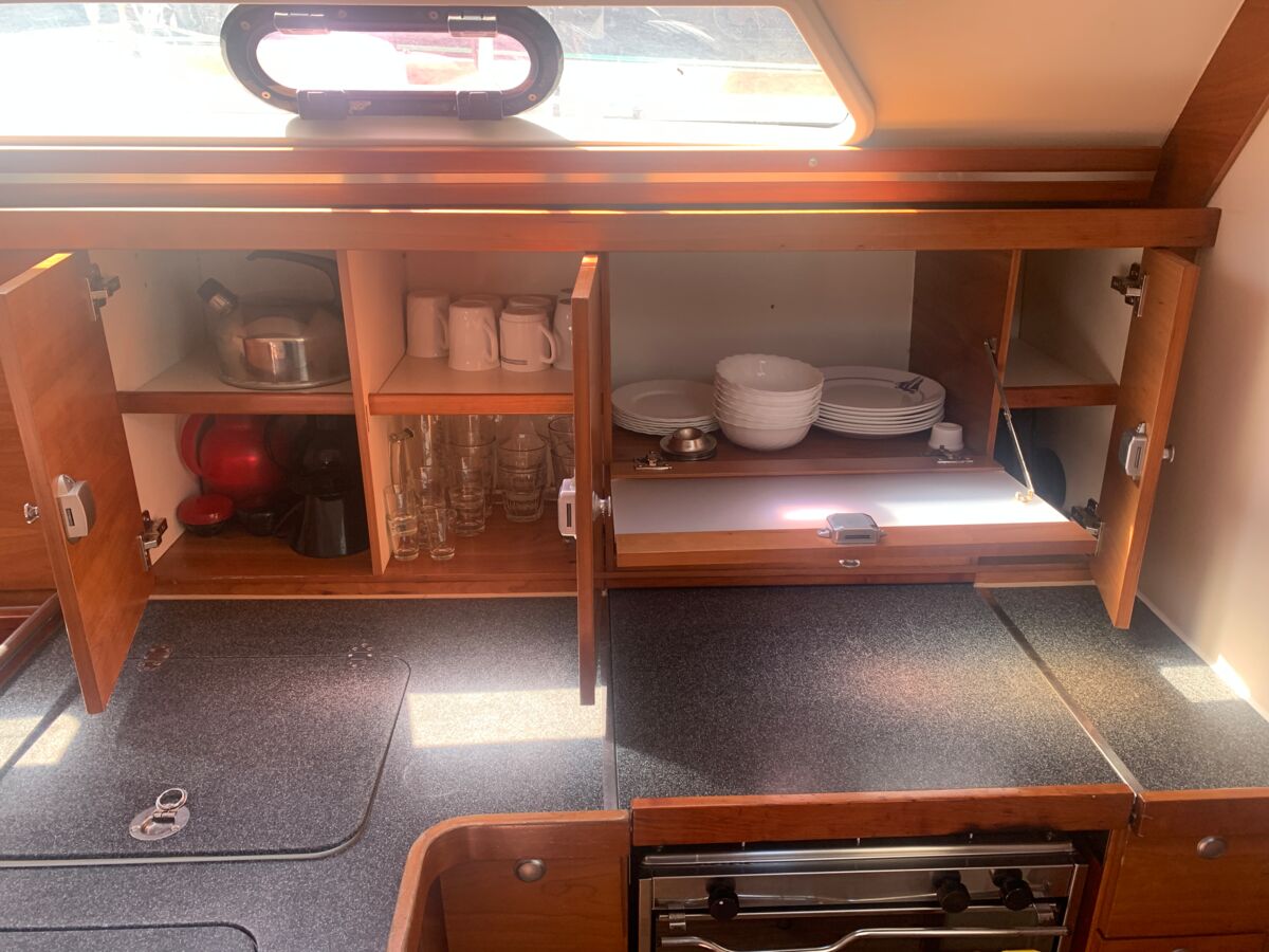 Segelyacht Hanse 370 Sailing World Yachtbrokers Heiligenhafen 6