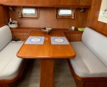 Vacance-1300-motoryacht-sailing-world-yachtbrokers-10-1