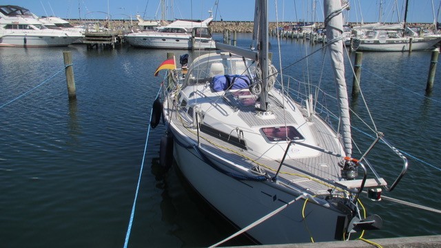 Segelyacht Bavaria 31 Cruiser Sailing World Yachtmakler 2