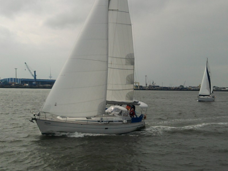 Sailing Yacht Bavaria 42 Sailing World Yachtbrokers 8