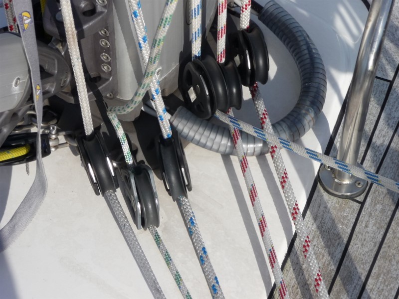 Sailing Yacht Bavaria 42 Sailing World Yachtbrokers 81