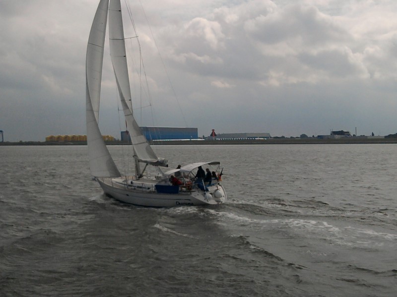 Sailing Yacht Bavaria 42 Sailing World Yachtbrokers 91