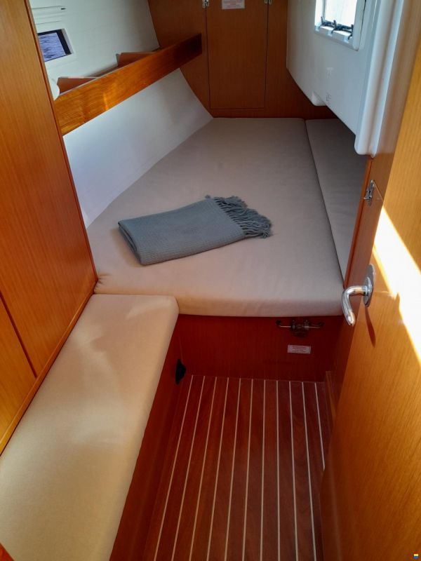 Sailing Yacht Bavaria Cruiser 32 Sailing World Yachtbrokers 10