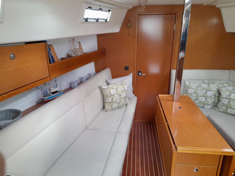 Sailing Yacht Bavaria Cruiser 32 Sailing World Yachtbrokers 11