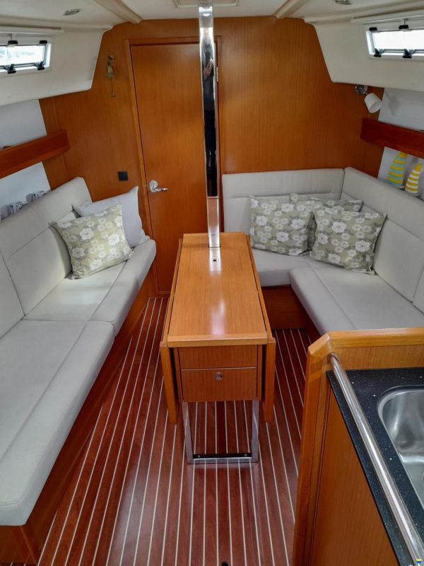 Sailing Yacht Bavaria Cruiser 32 Sailing World Yachtbrokers 7