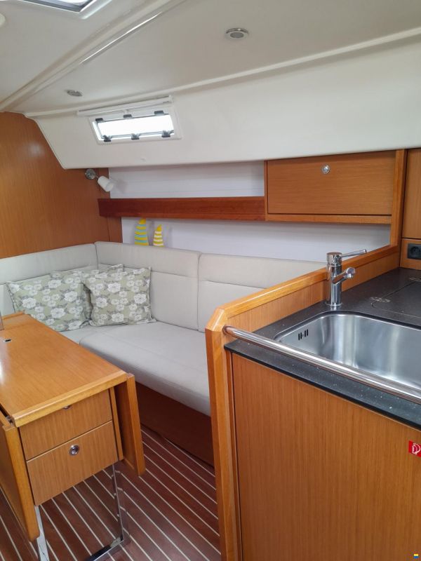 Sailing Yacht Bavaria Cruiser 32 Sailing World Yachtbrokers 8