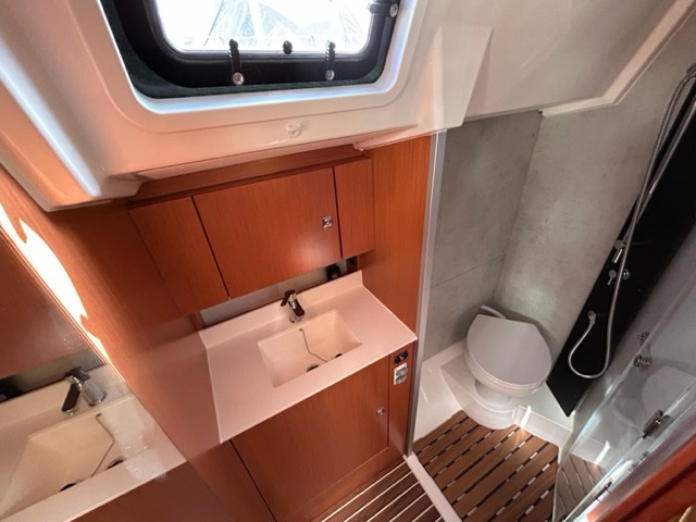 Sailing Yacht Bavaria Cruiser 38 Sailing World Yachtbrokers Heiligenhafen 22