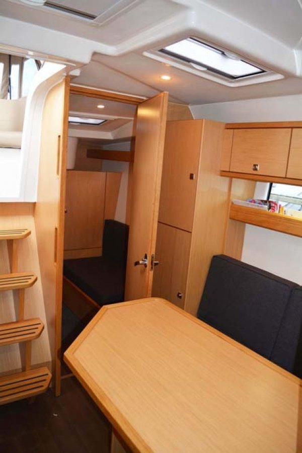 Motoryacht Bavaria Sport 35 Sailing World Yachtmakler Heiligenhafen 35