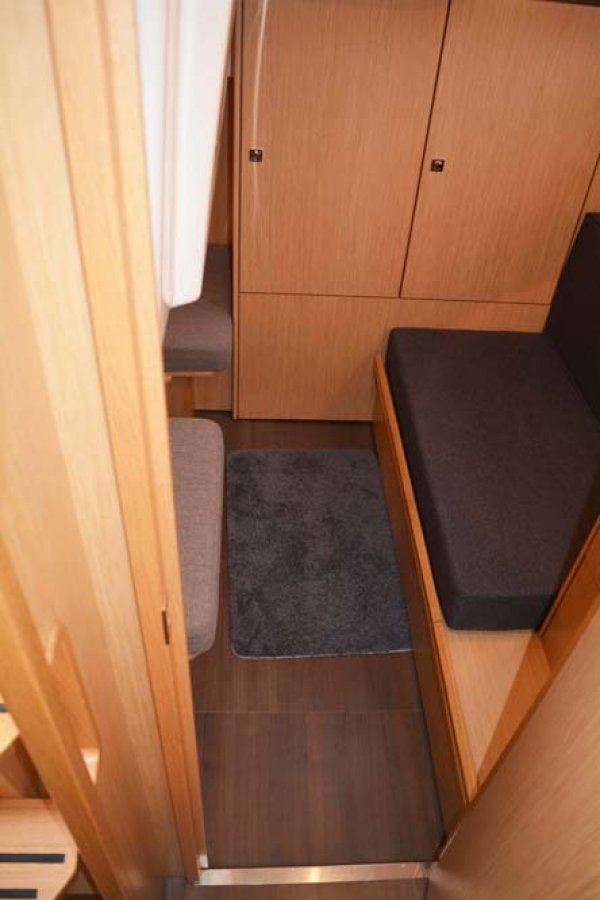 Motoryacht Bavaria Sport 35 Sailing World Yachtmakler Heiligenhafen 36