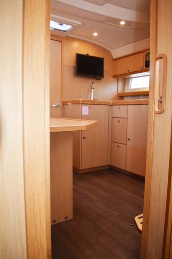 Motoryacht Bavaria Sport 35 Sailing World Yachtmakler Heiligenhafen 42