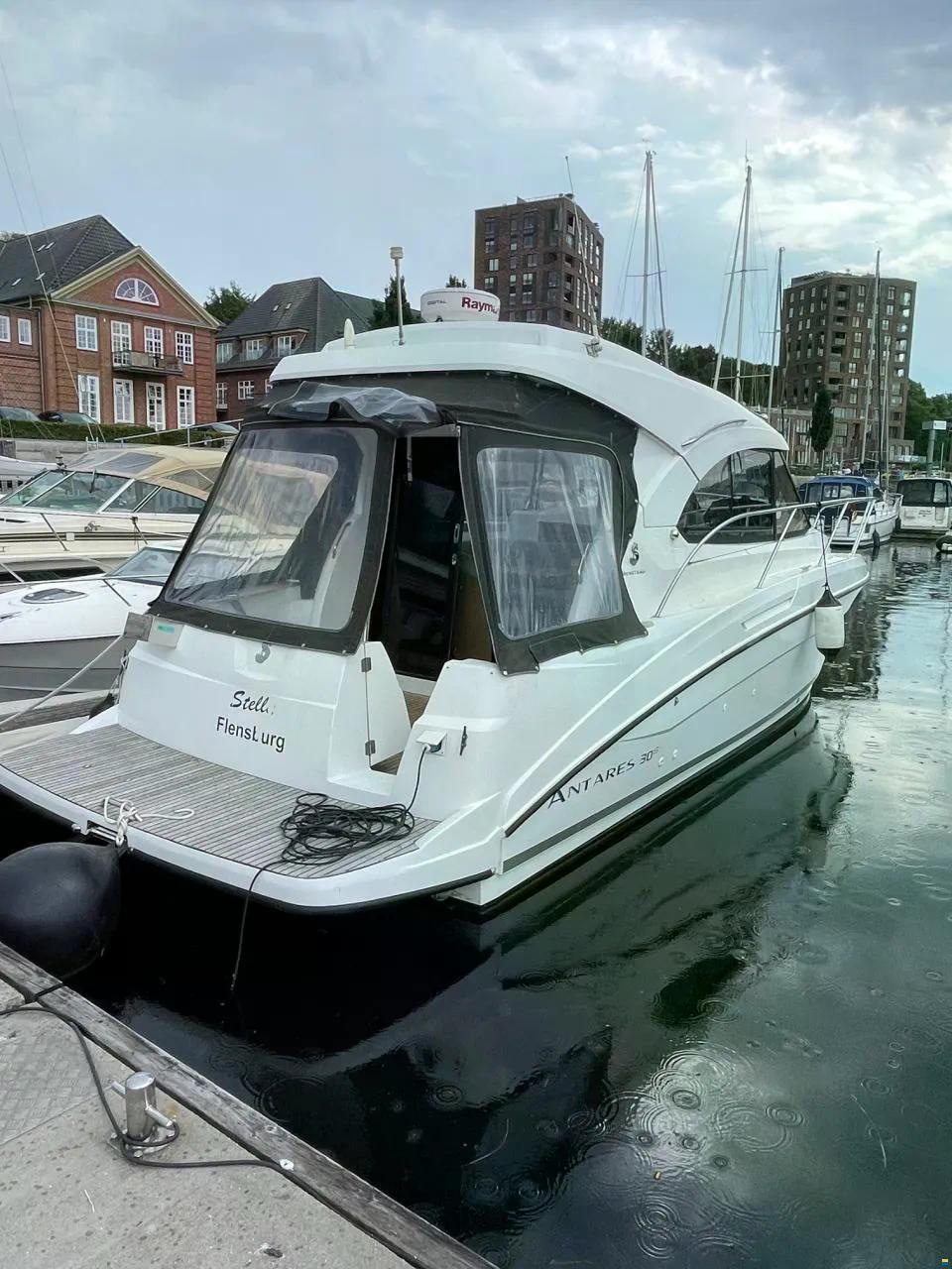 Benteau Antares 30 -3