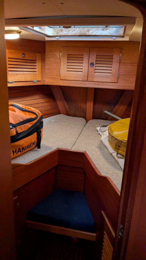 Segelyacht Hallberg-Rassy 45 Sailing World Yachtmakler   (19)