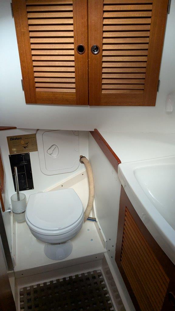 Segelyacht Hallberg-Rassy 45 Sailing World Yachtmakler   (27)