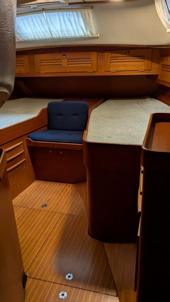 Segelyacht Hallberg-Rassy 45 Sailing World Yachtmakler   (35)