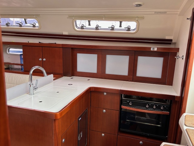 Segelyacht Hanse 375 Sailing World Yachtmakler Heiligenhafen 5