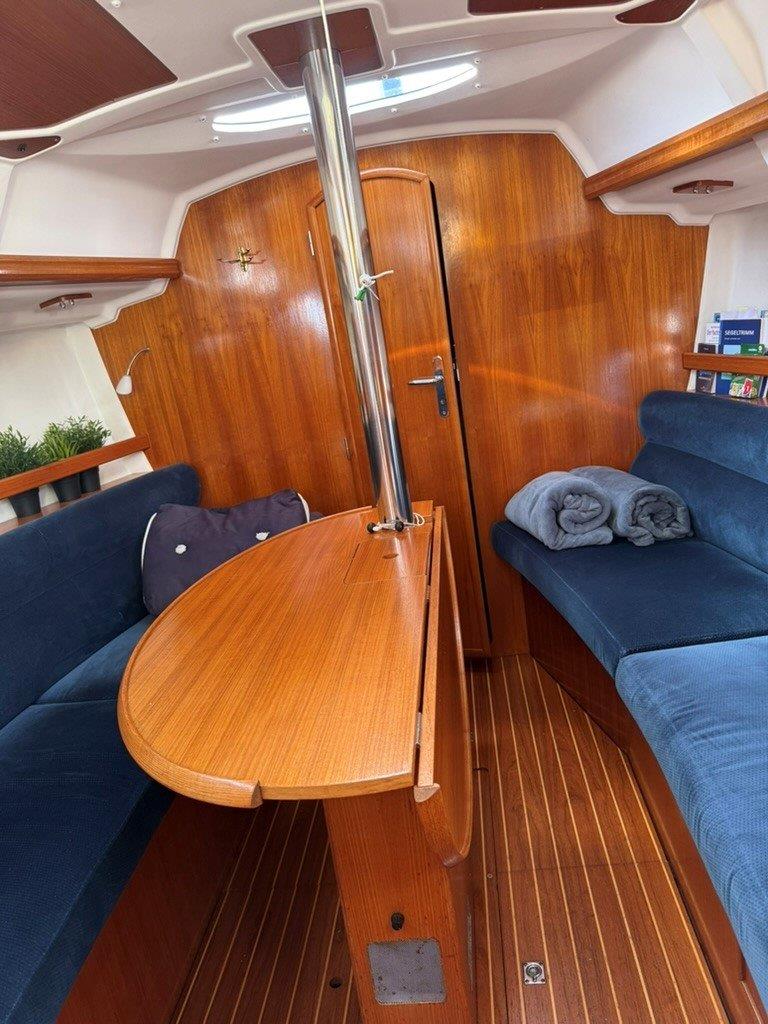 Sailing Yacht Jeanneau Sun Odyssey 32.2 Sailing World Yachtbrokers Heiligenhafen 10
