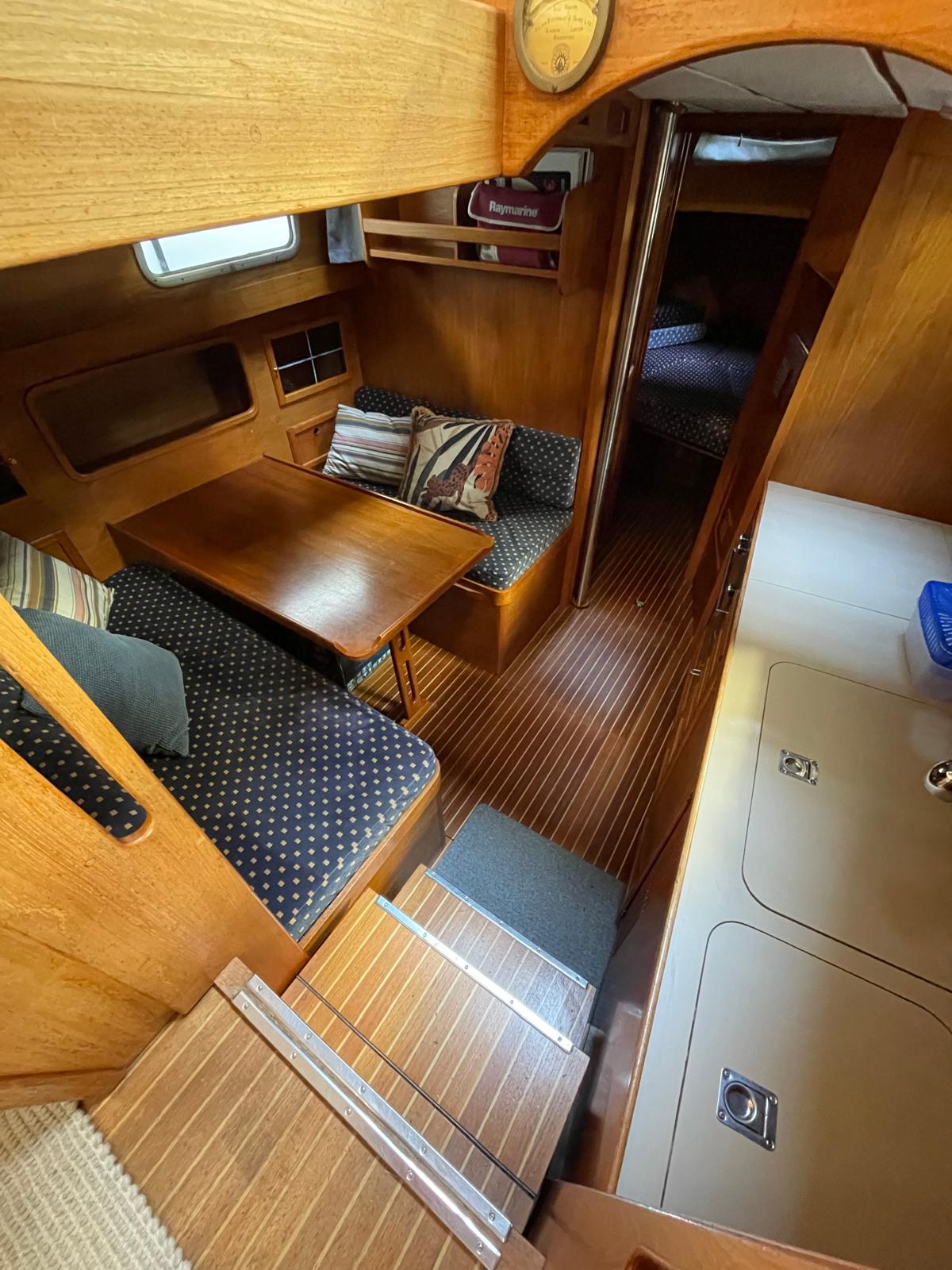 Motorsegler Nauticat 33 Sailing World Yachtmakler 26