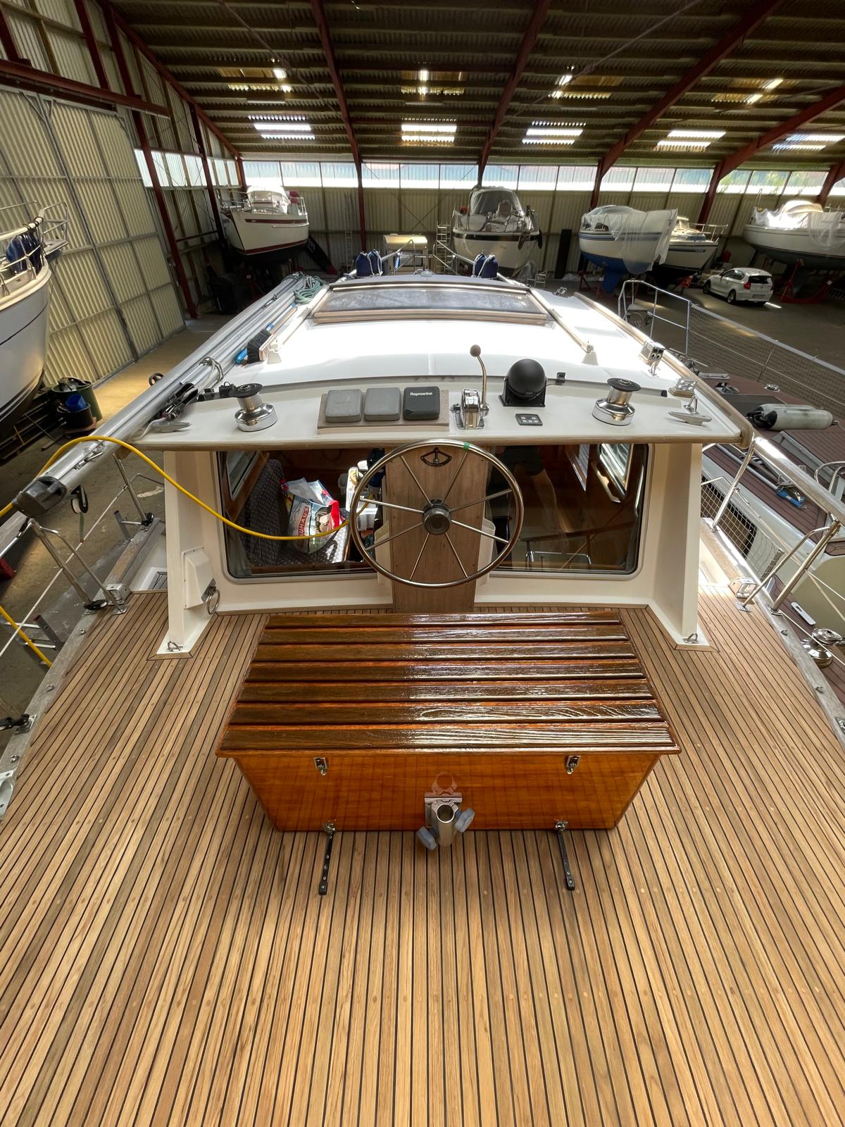 Motorsegler Nauticat 33 Sailing World Yachtmakler 41