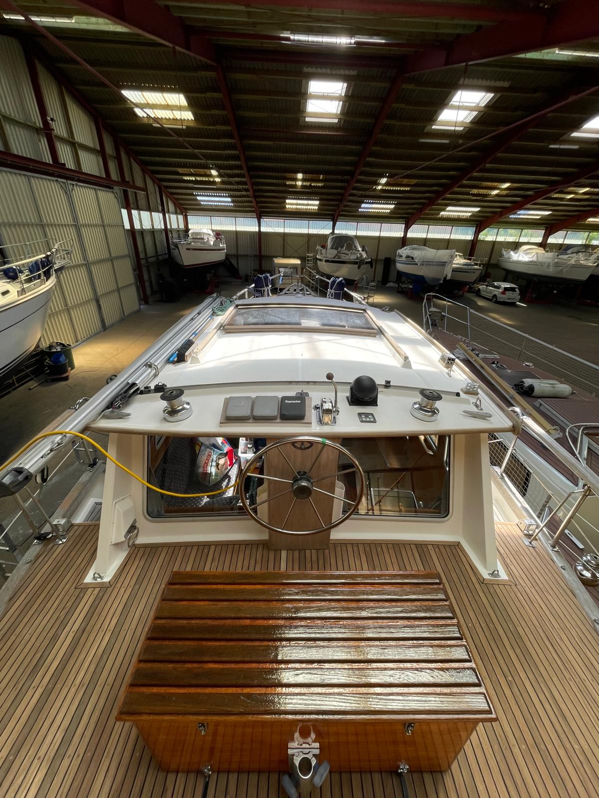 Motorsegler Nauticat 33 Sailing World Yachtmakler 42