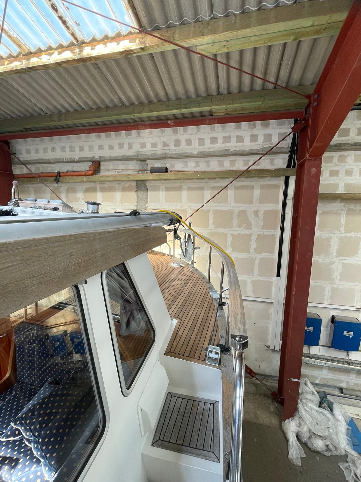 Motorsegler Nauticat 33 Sailing World Yachtmakler 51