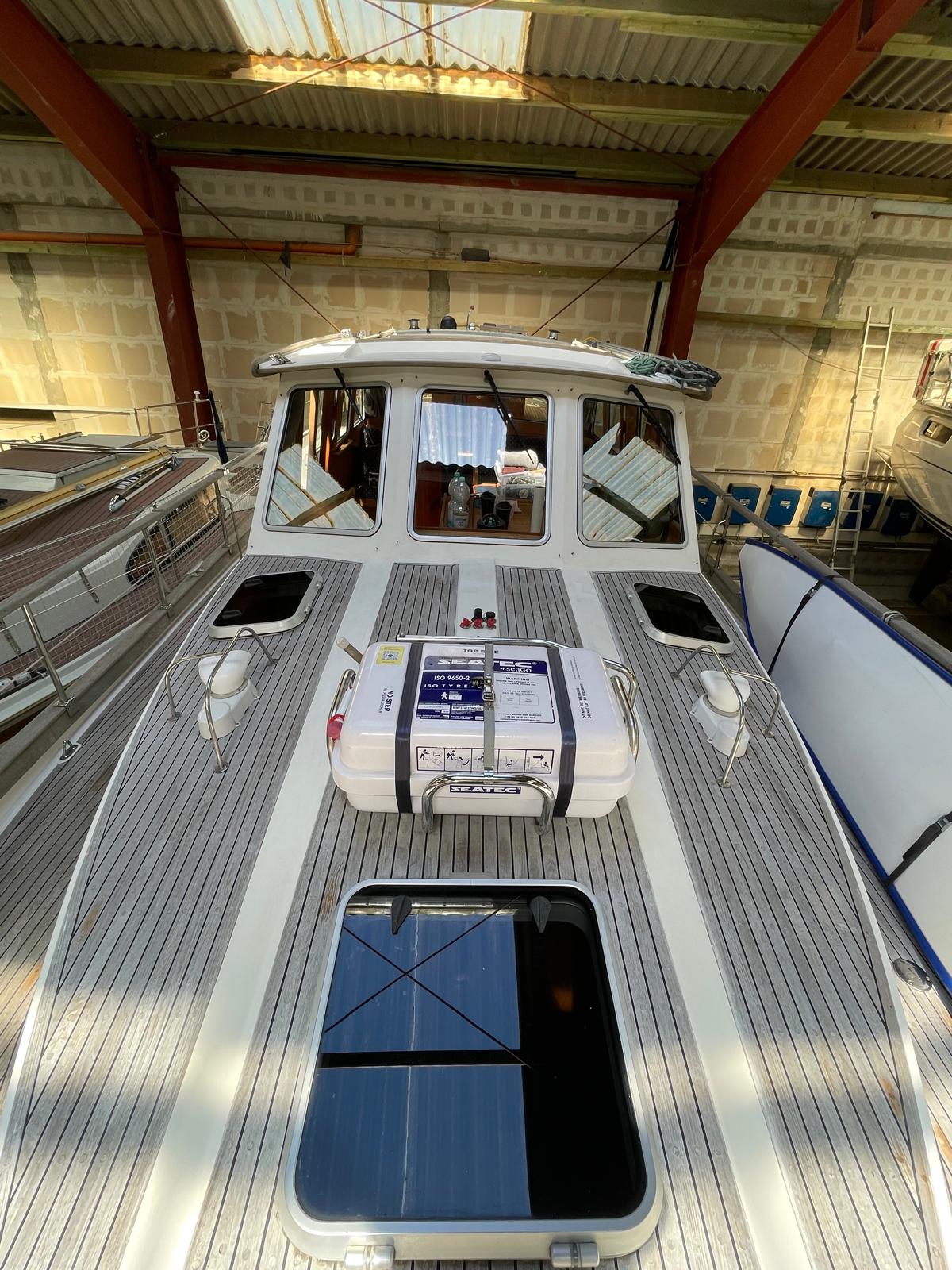 Motorsegler Nauticat 33 Sailing World Yachtmakler 52