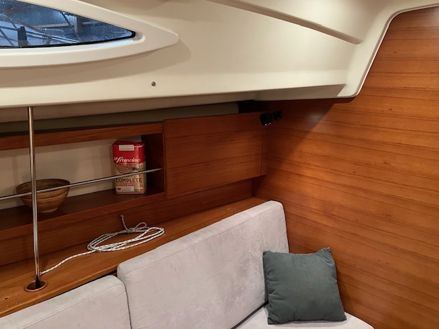 Sailing Yacht Salon 34 Sailing World Yachtbrokers 14