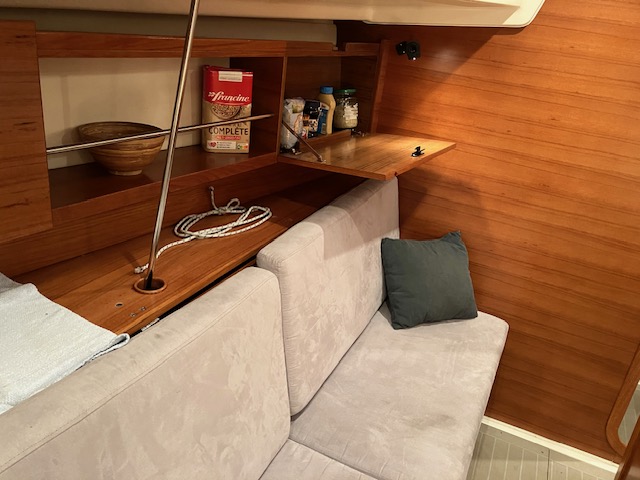 Sailing Yacht Salon 34 Sailing World Yachtbrokers 16