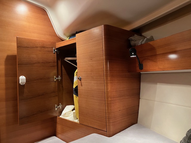 Sailing Yacht Salon 34 Sailing World Yachtbrokers 21