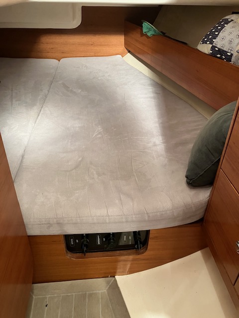 Sailing Yacht Salon 34 Sailing World Yachtbrokers 26