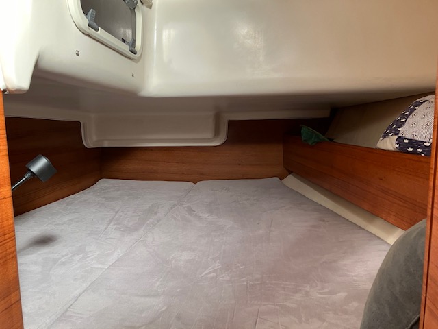 Sailing Yacht Salon 34 Sailing World Yachtbrokers 27