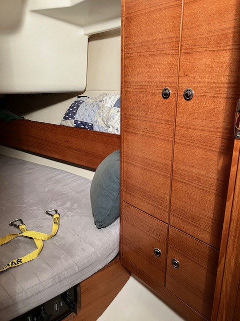 Sailing Yacht Salon 34 Sailing World Yachtbrokers 29