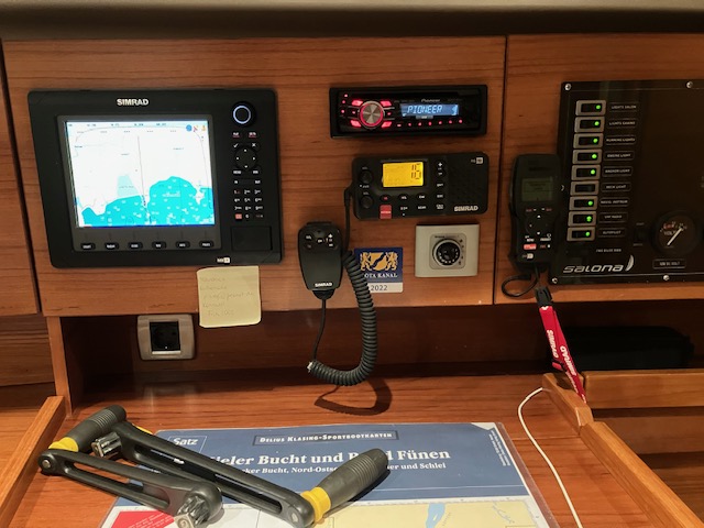 Sailing Yacht Salon 34 Sailing World Yachtbrokers 34