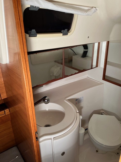 Sailing Yacht Salon 34 Sailing World Yachtbrokers 38