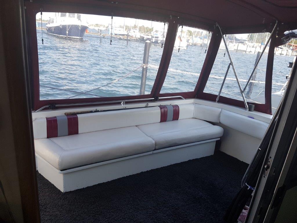 Motoryacht Sea Ray 370 DB Sailing World Yachtmakler Heiligenhafen 11