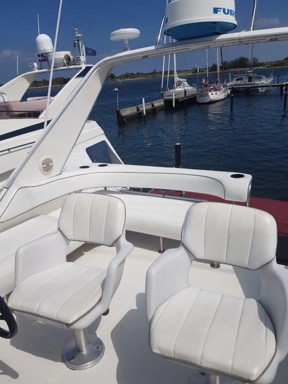 Motoryacht Sea Ray 370 DB Sailing World Yachtmakler Heiligenhafen 5