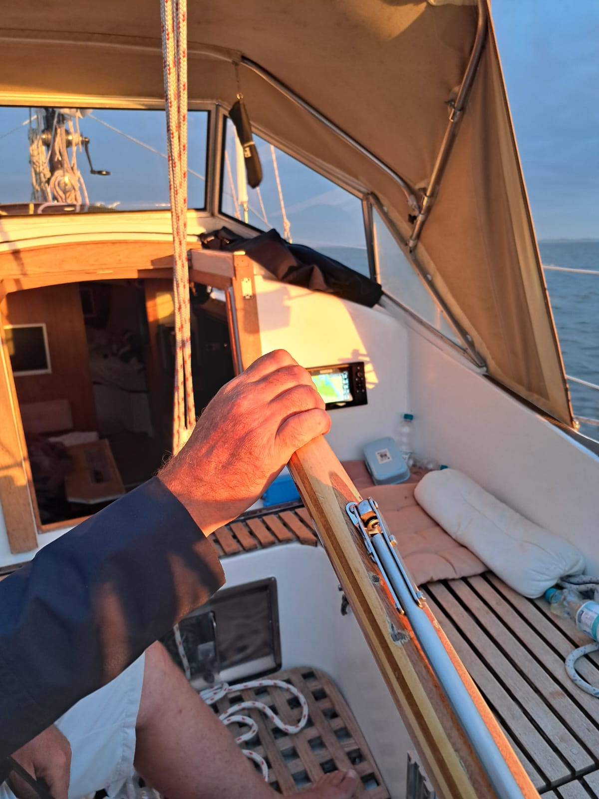 Sailing Yacht Snapdragon Sailing World Yachtbrokers 17